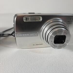 Olympus Stylus 750 Digital Camera, Silver, All Weather, 7.1-megapixel, 5X Zoom